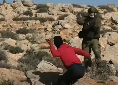 סרטון ערוך או יידוי אבנים סמוך לקצין צה"ל?