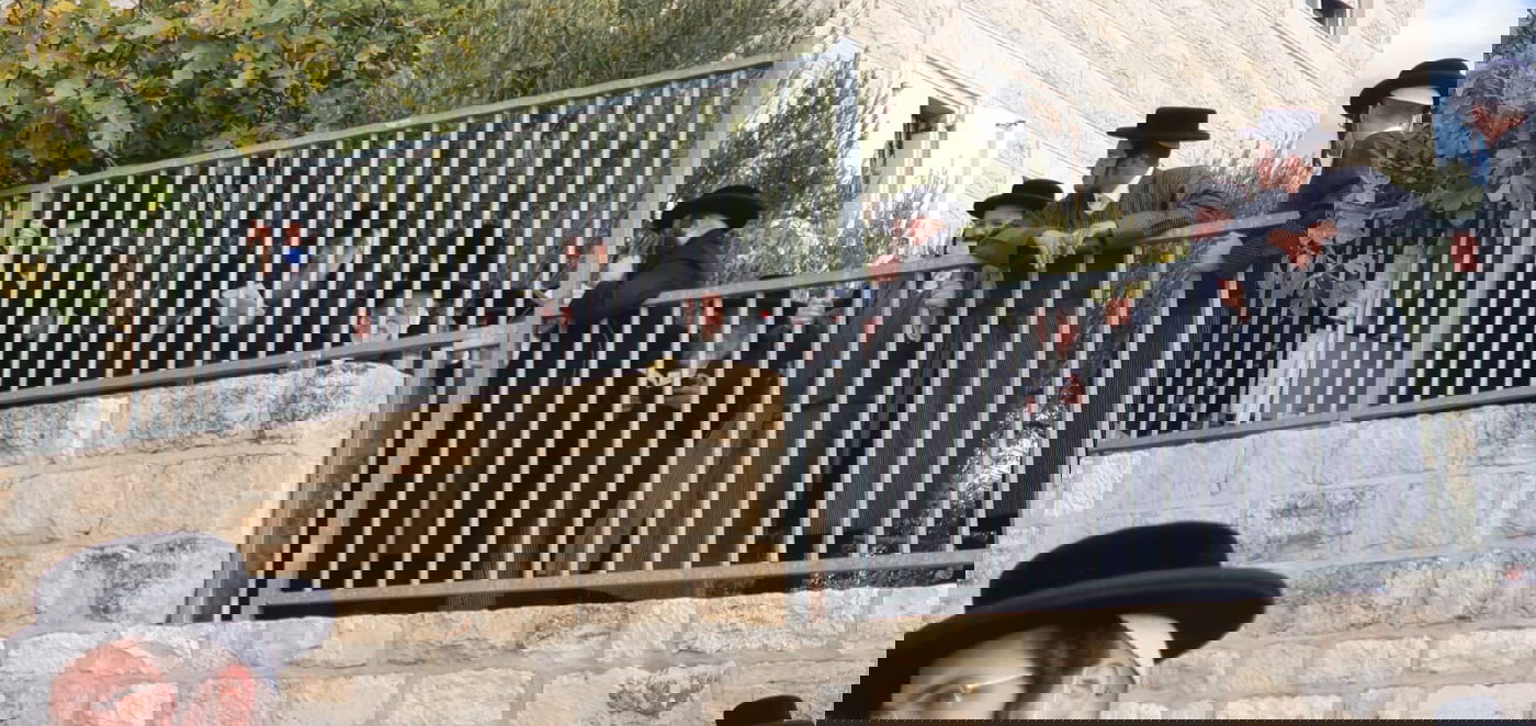 עם רימוני הלם: כוחות משטרה ניסו לפזר את התקהלות החסידים בהילולא