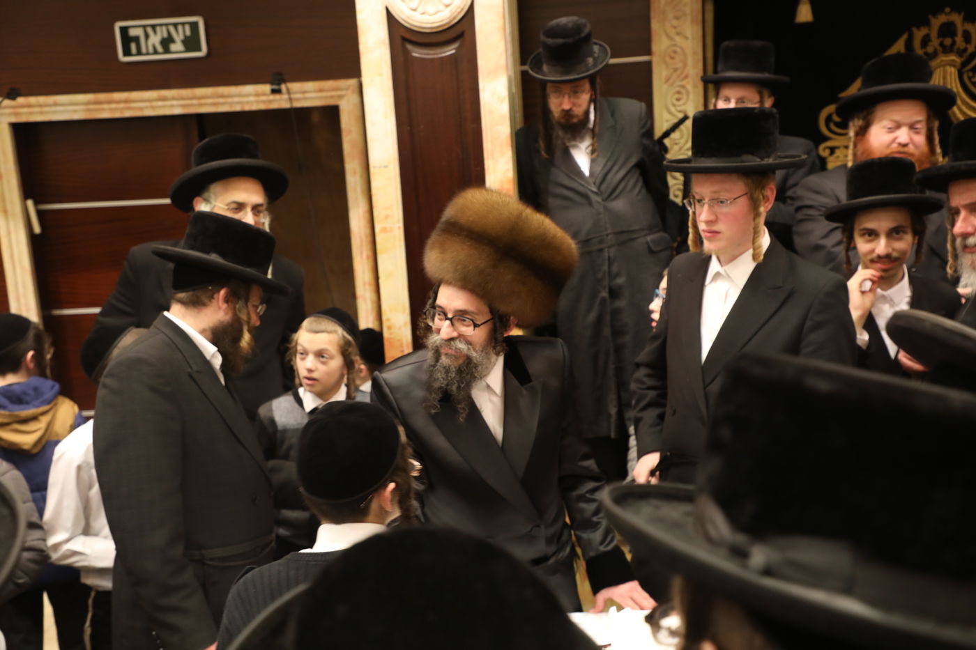 מאות הגיעו לצפות באדמו"ר החדש מסקולען שעלה מארה"ב