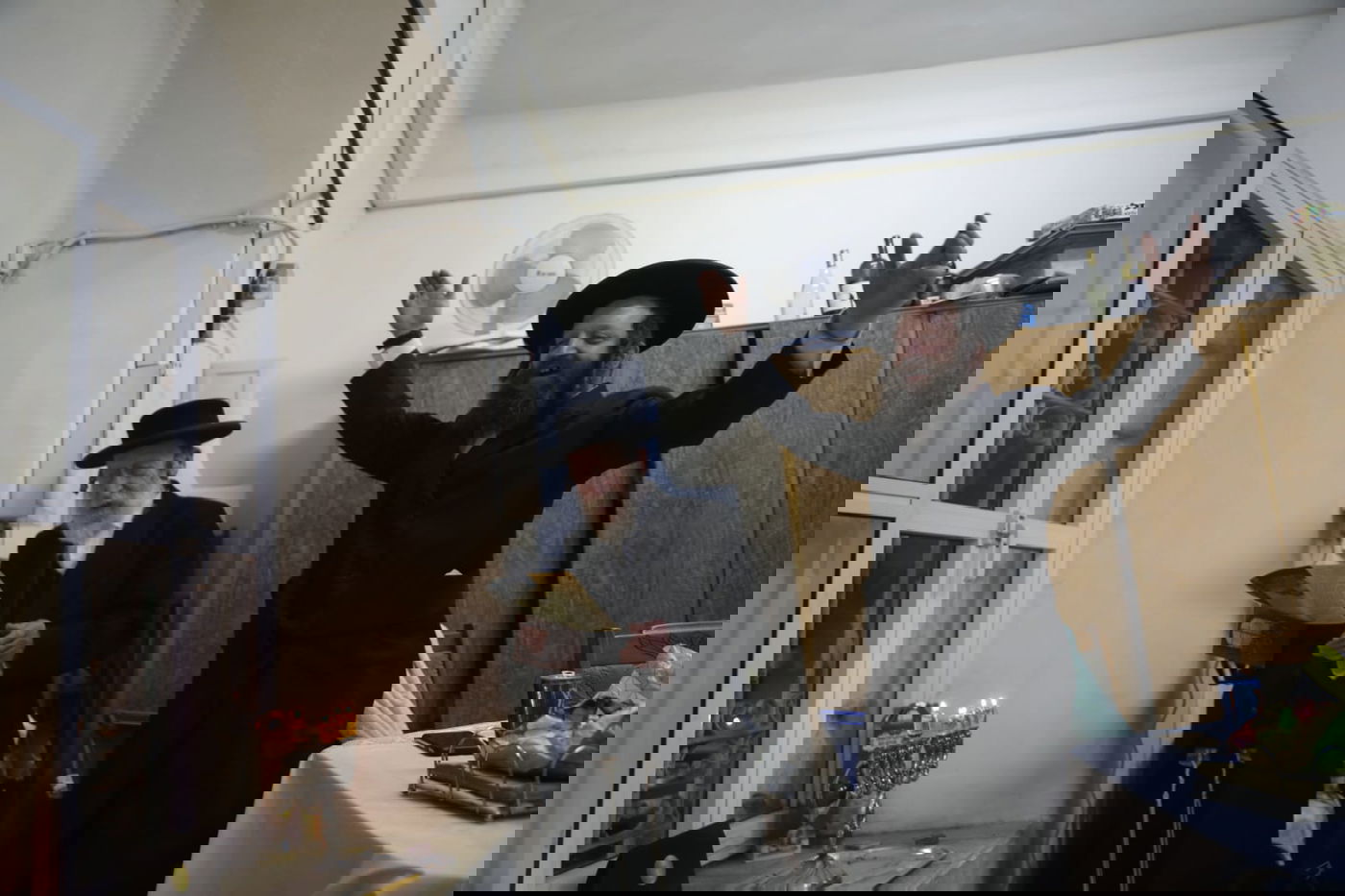 ההדלקה השמחה של הצ'אלמער ה'מנקר' • צפו