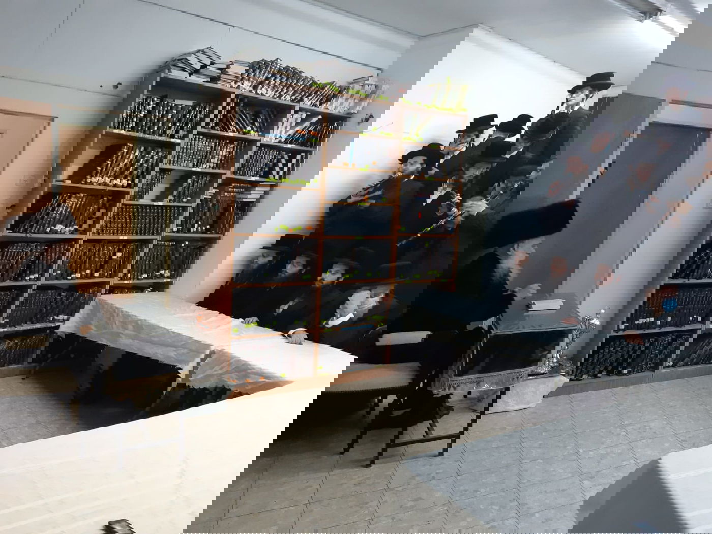 הרבי מבוטושאן הדליק נרות ואמר 'נשמת כל חי'