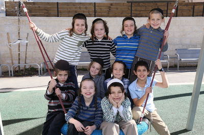 ילדי החייר בשעה של משחק, מנוחה והחלפת כוחות