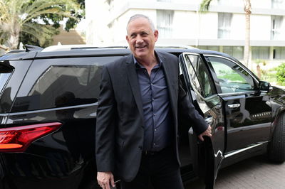 בכיר בכחול לבן: "לשקול להחליף את גנץ"