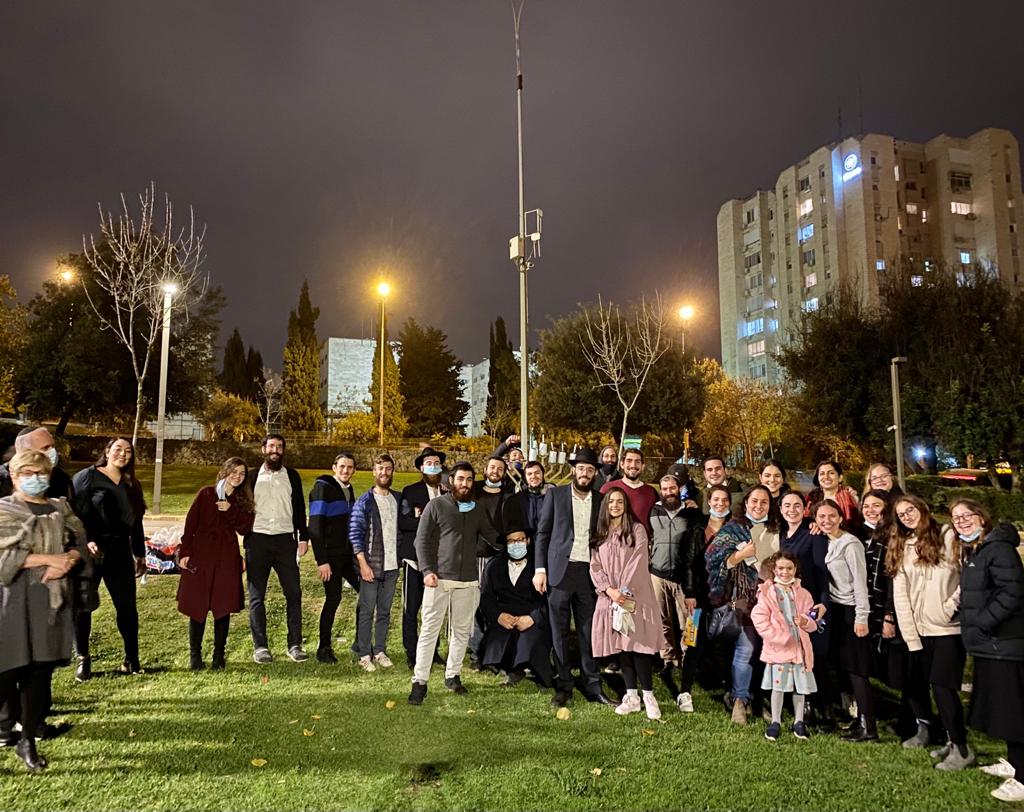 לראשונה: הדלקת נרות בגן סאקר ובמנהרה