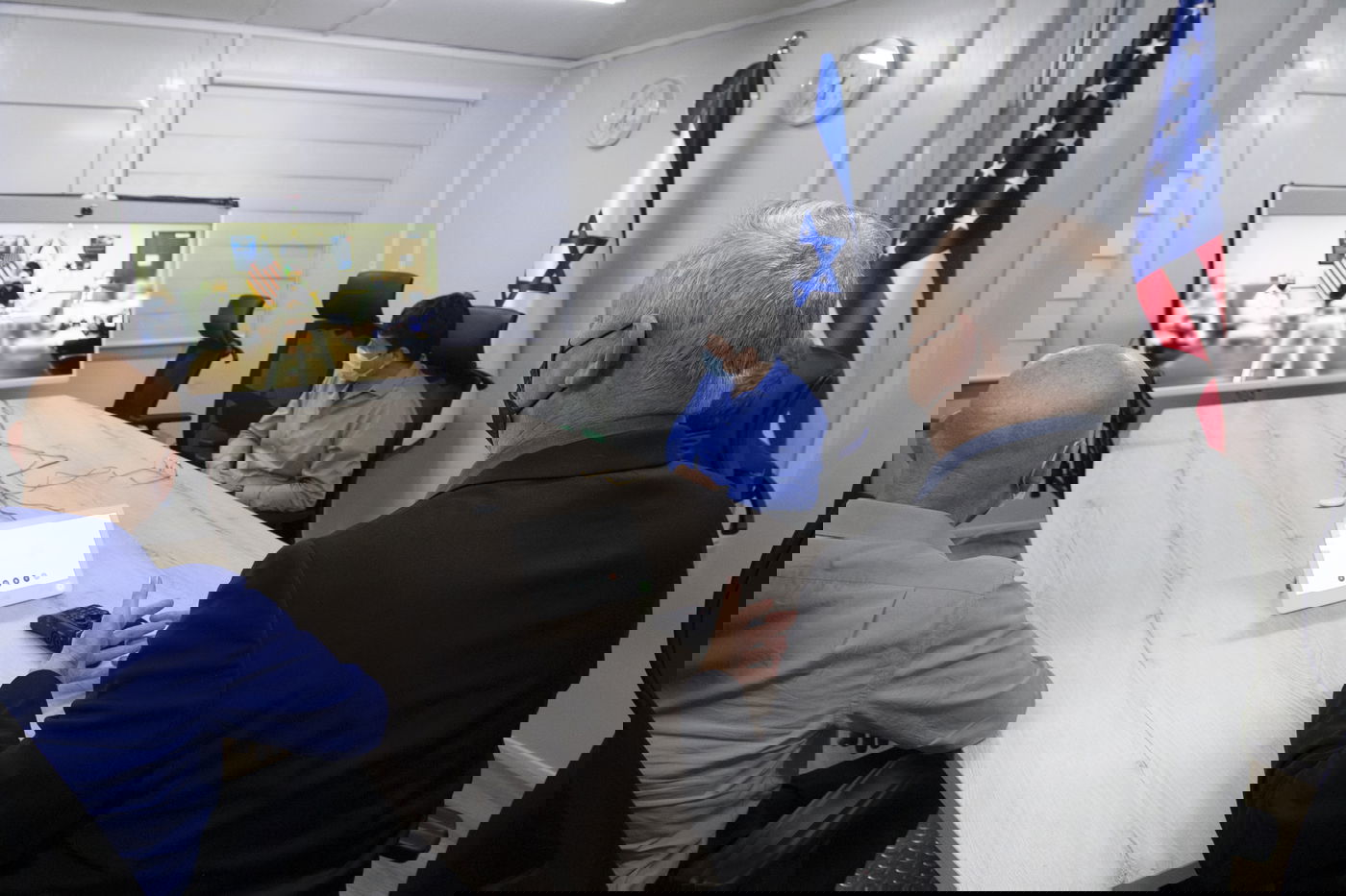 צופים בניסוי מרחוק