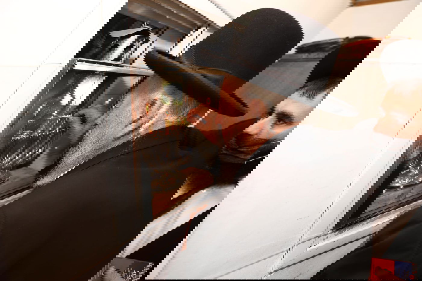 חבר המועצת הגר"ש בעדני הדליק נרות והעתיר בתפילה • תיעוד