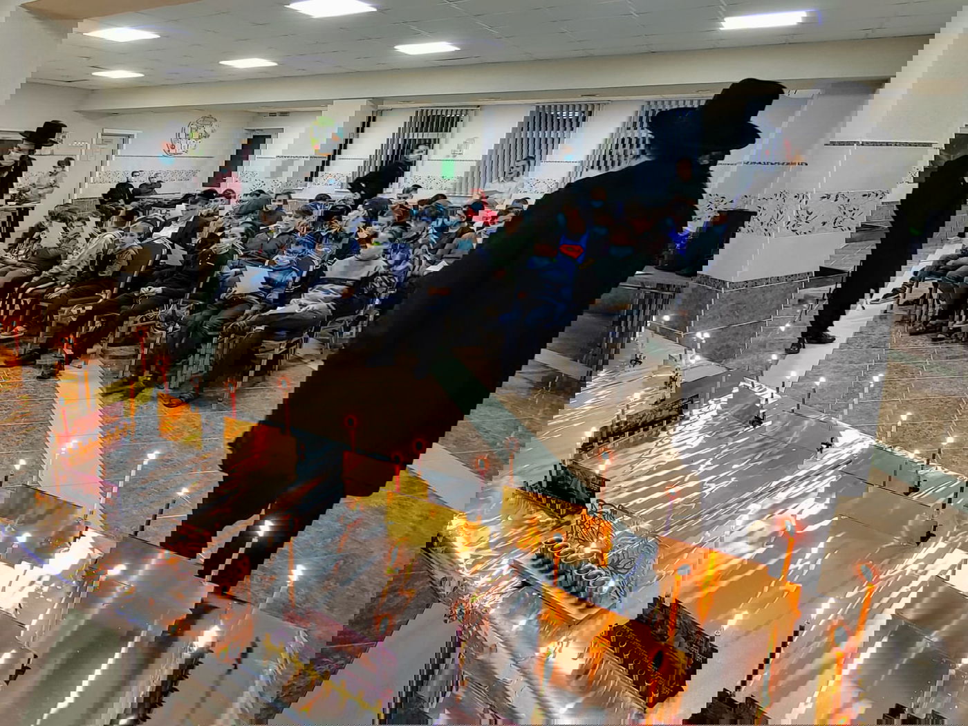 תיעוד: הדלקת נר חמישי בקהילה היהודית בפינסק