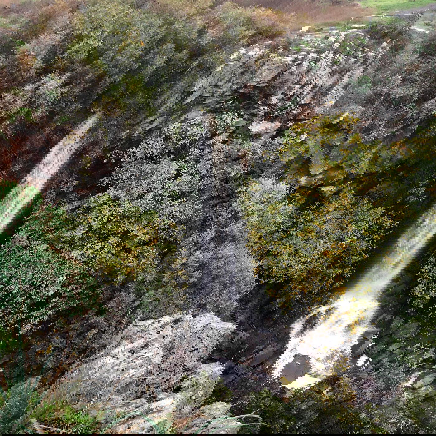 המפלים בצפון ובדרום גועשים, בעקבות גשמי הברכה