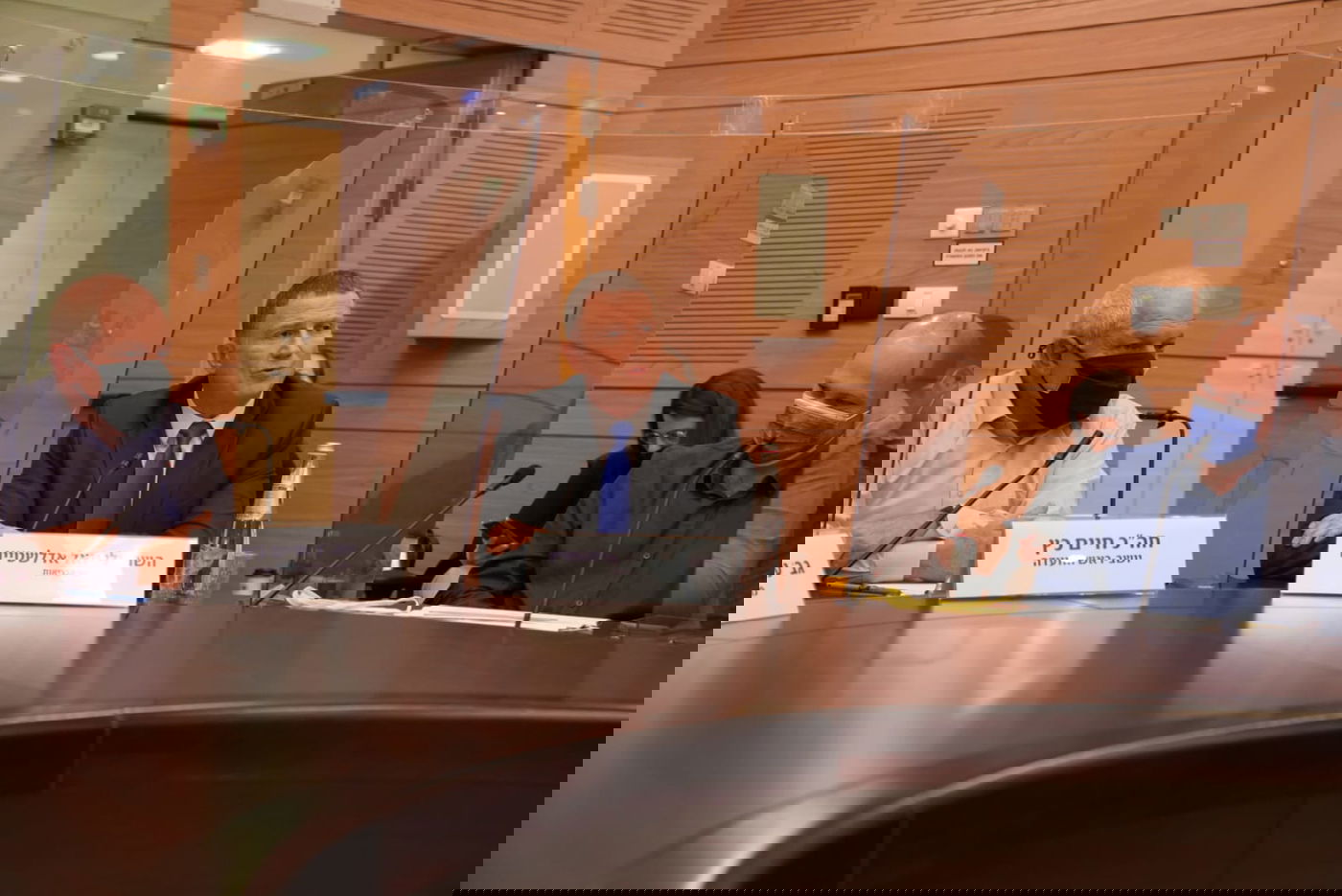 שר הבריאות: 'להילחם ב'פייק ניוז' על 'החיסונים המסוכנים''