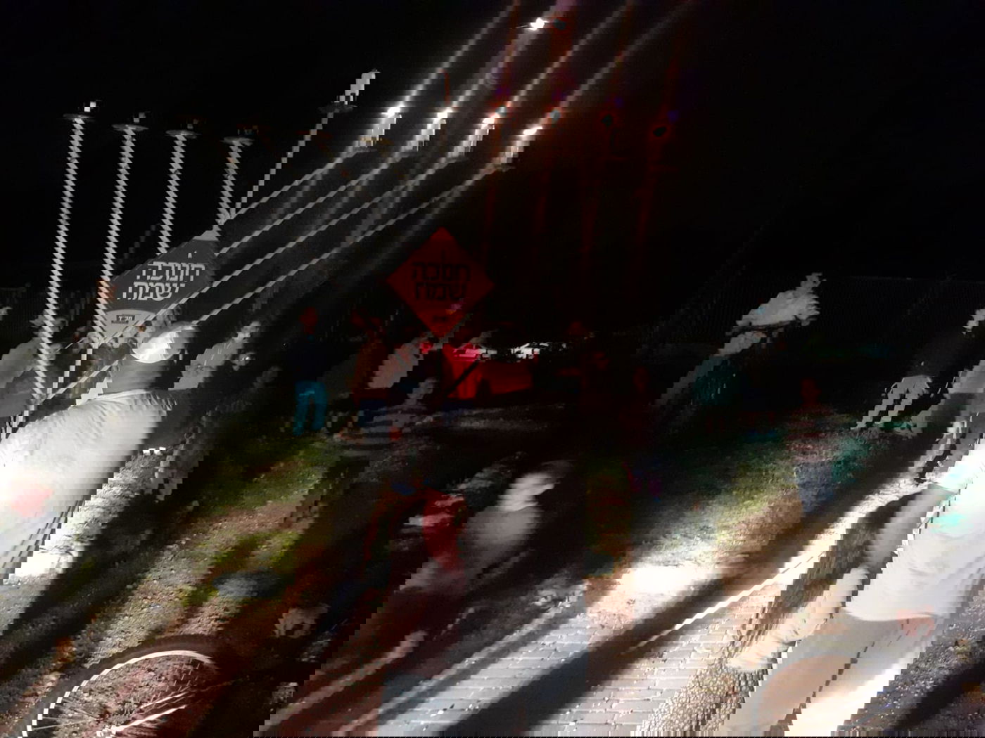 קורונה? החב"דניקים הגדילו את 'מבצע חנוכה'