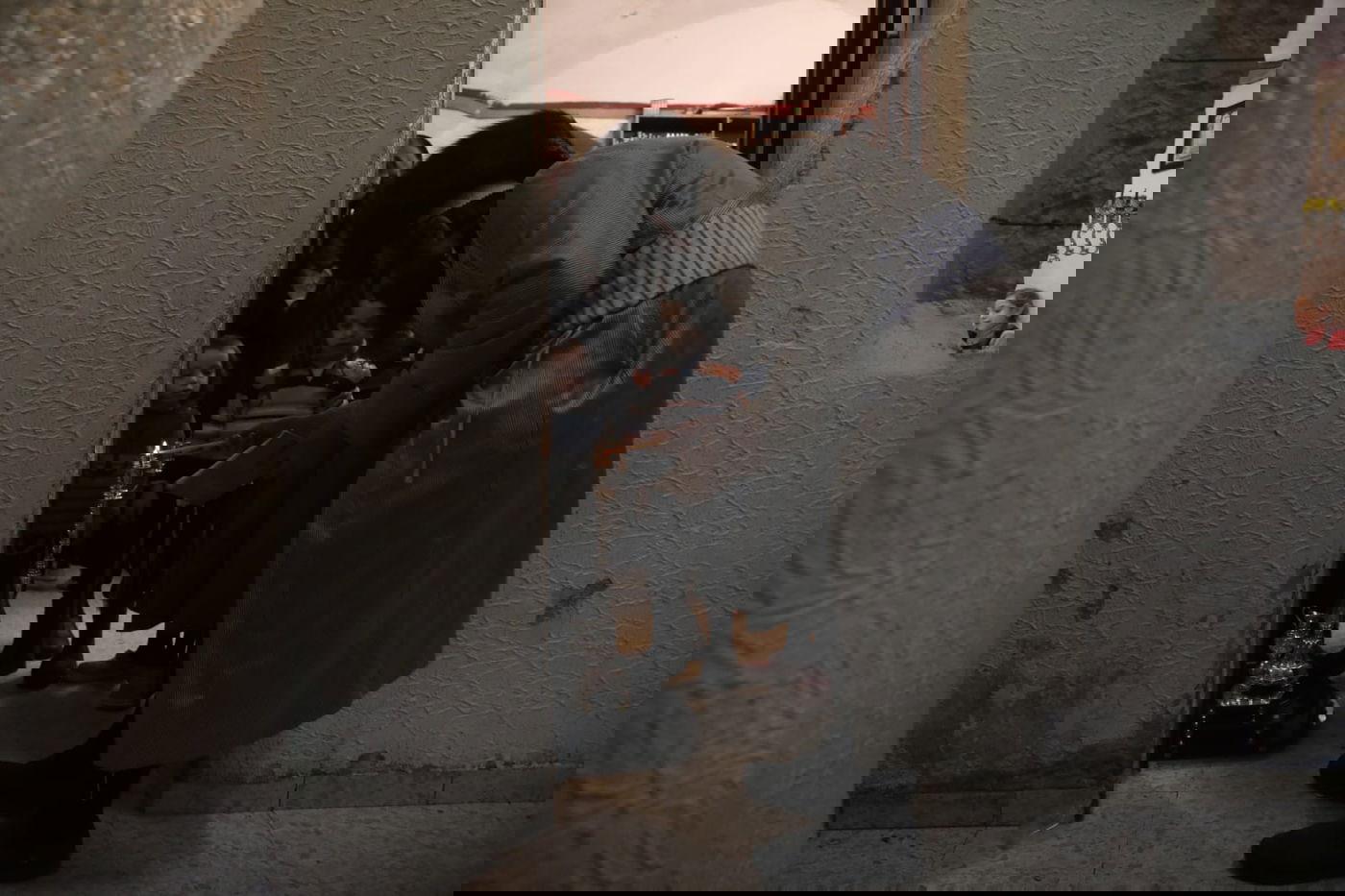 נר שמיני: כך הדליקו חנוכיות במאה שערים