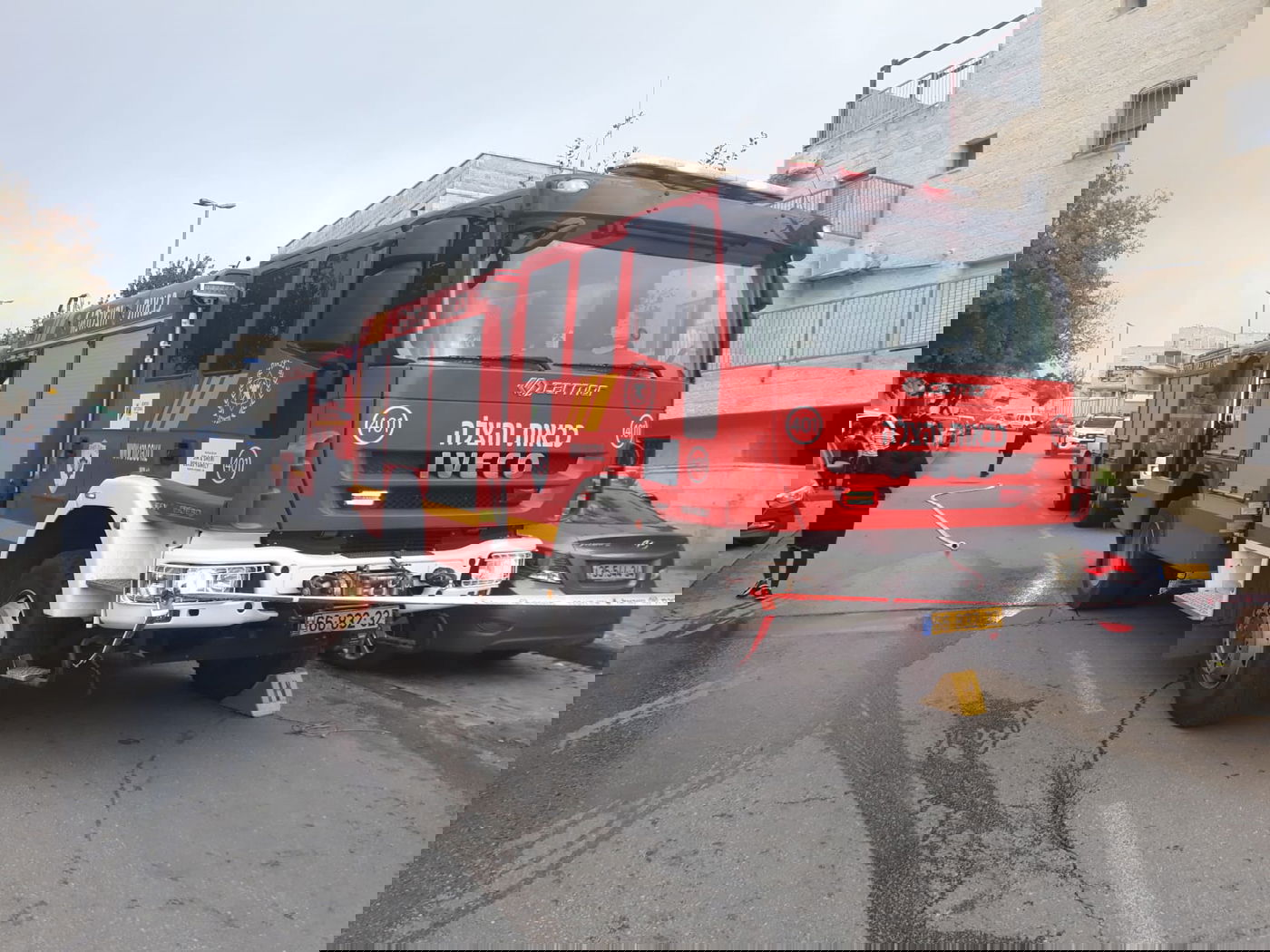 ביתר עילית: נרות החנוכה גרמו לשריפה בדירה