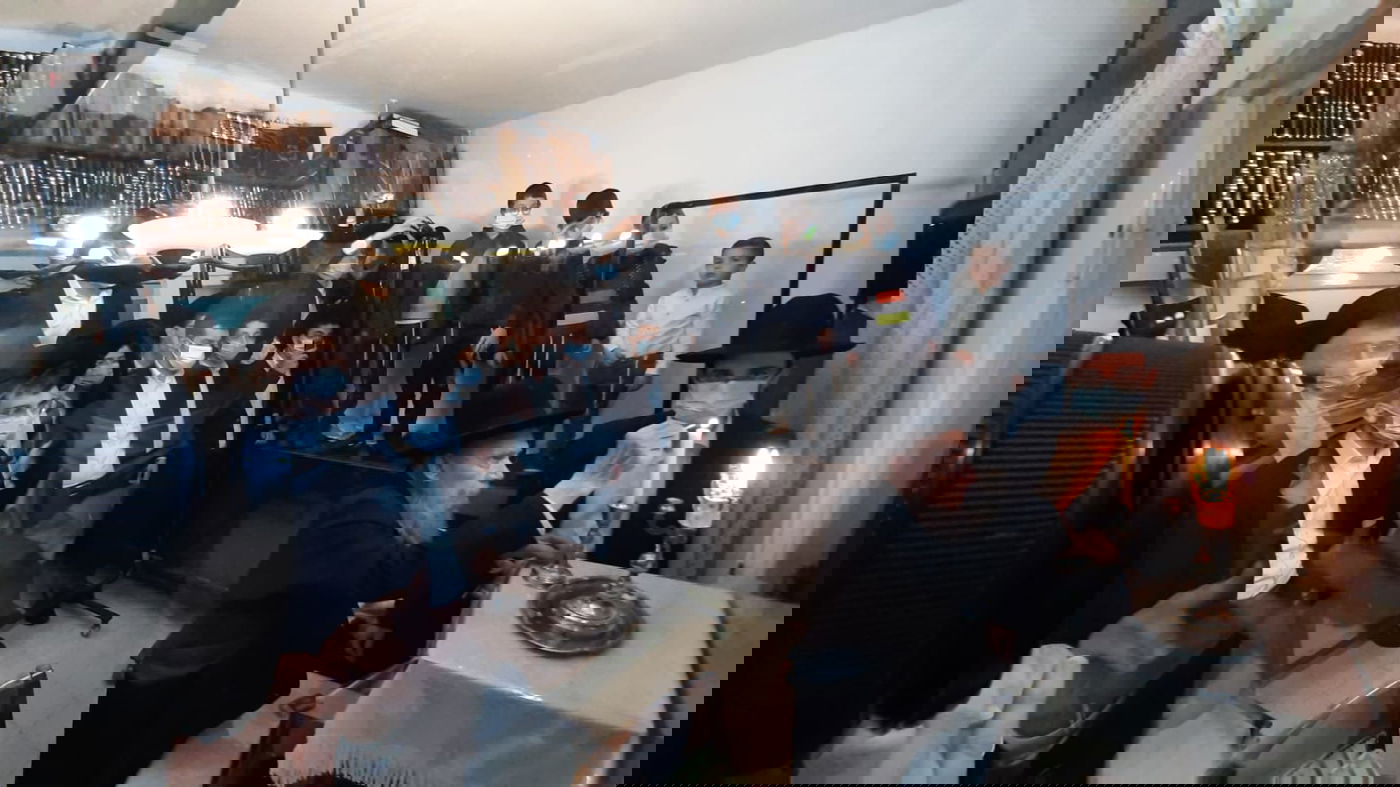 'זאת חנוכה': ההדלקה אצל 'ראש הישיבה'