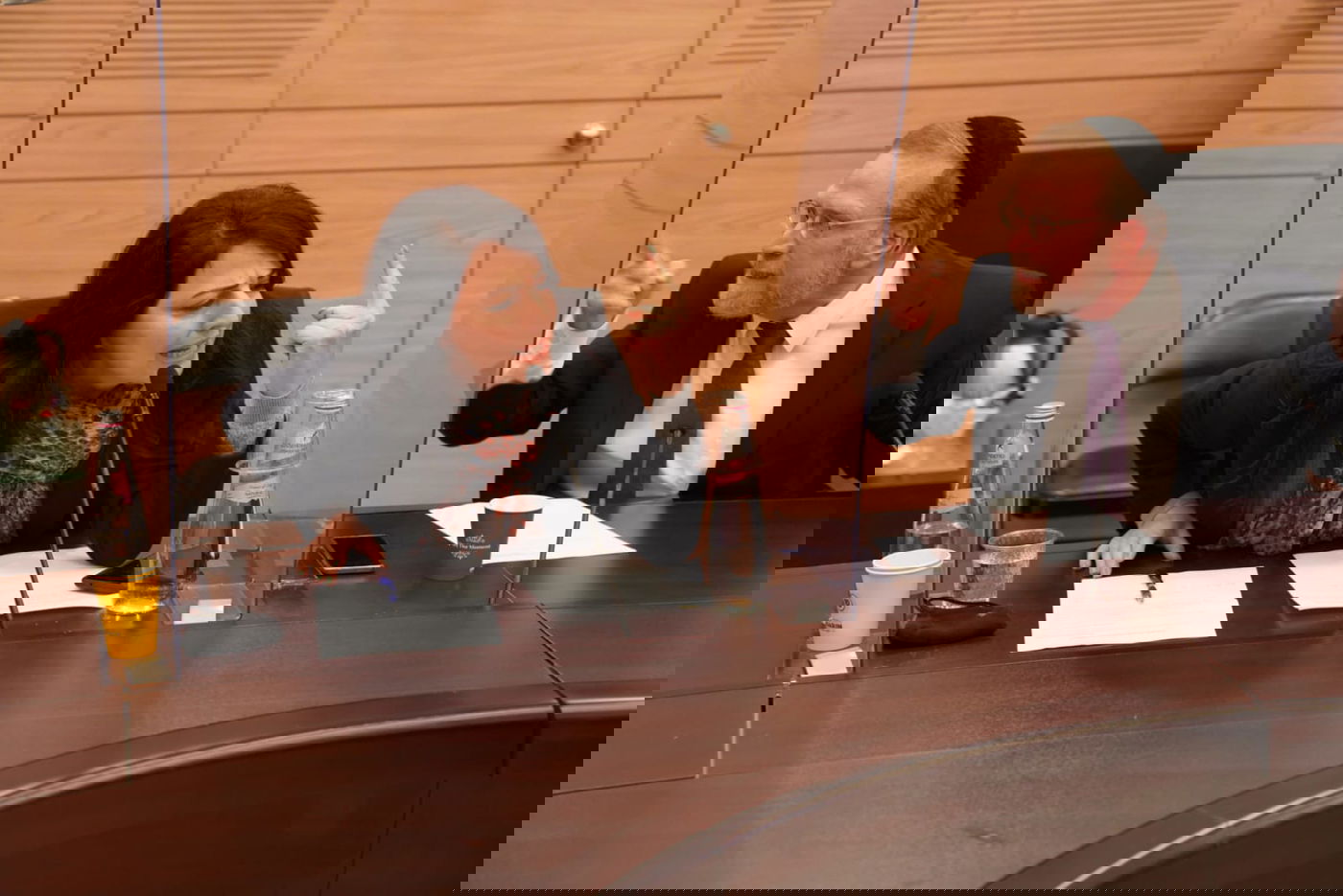 חה"כ מריח: "אתה מתייפייף"; פינדרוס: "את פופוליסטית"