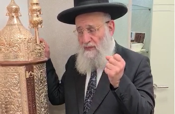 צפו: חבר המועצת ערך 'מי שברך' לדוד ביטן