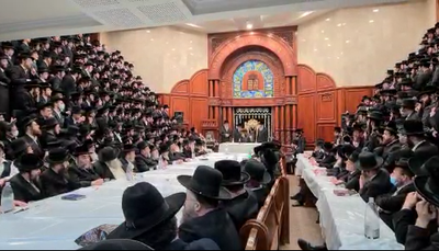 תיעוד מסכם: 'טיש' זאת חנוכה בחצר הקודש סאדיגורה