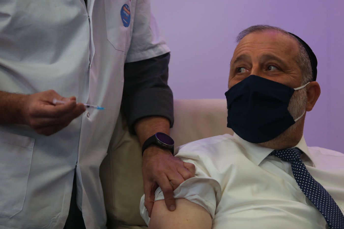 דרעי קיבל חיסון: 'מניח שלא תהיינה בחירות'
