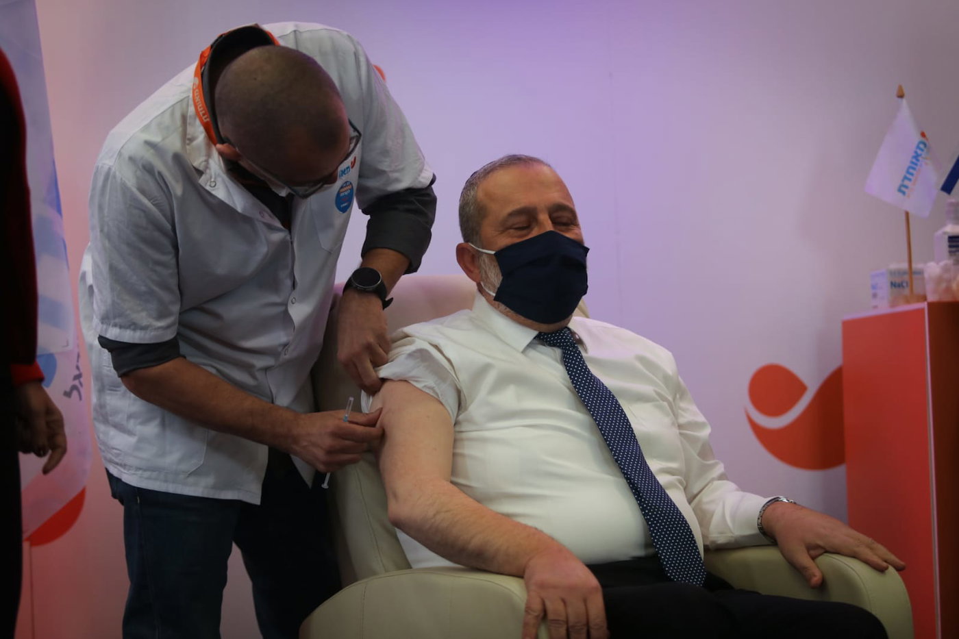 דרעי קיבל חיסון: 'מניח שלא תהיינה בחירות'