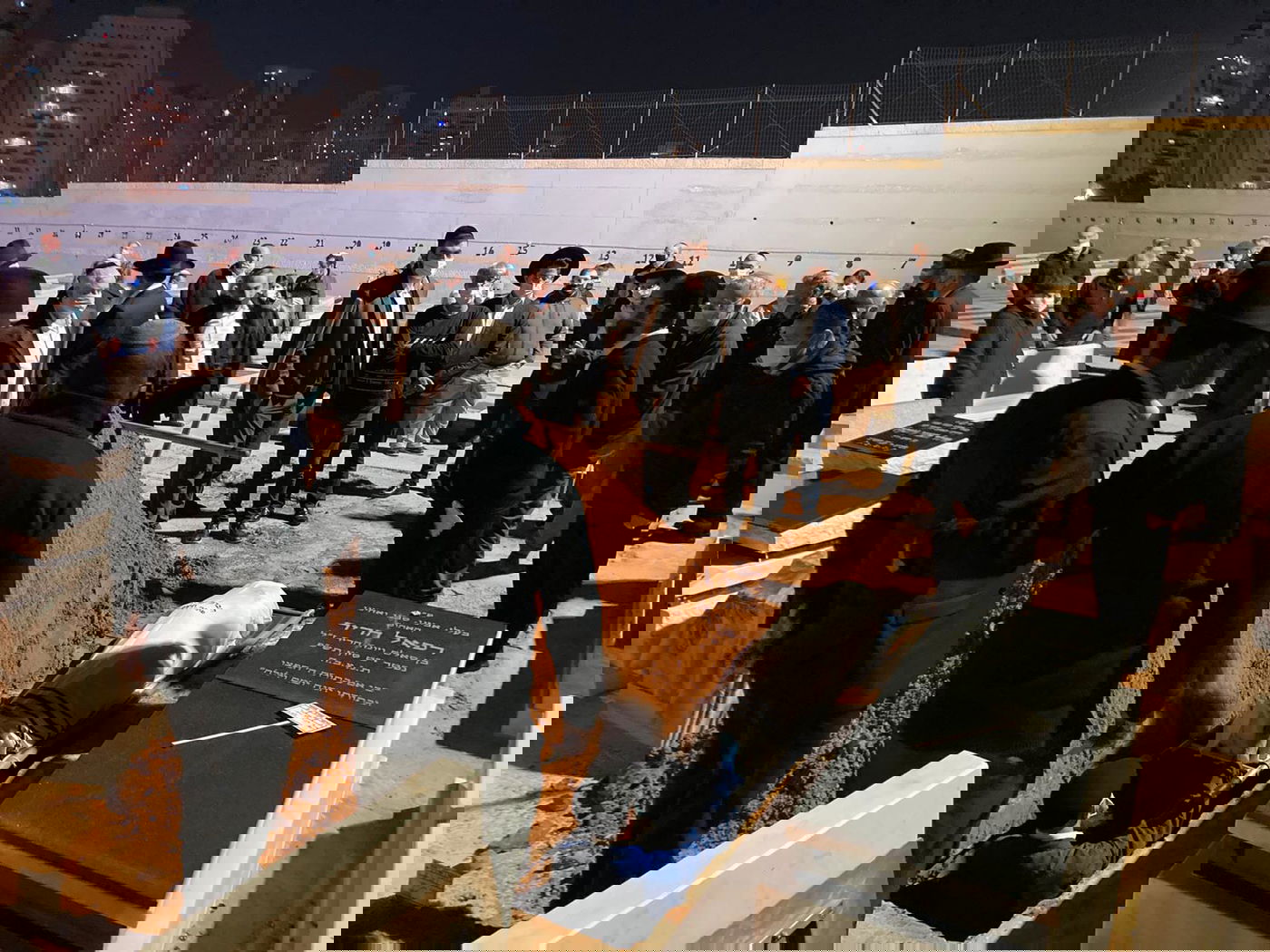 גבאי בית הכנסת המרכזי בפ"ת הובא למנוחות