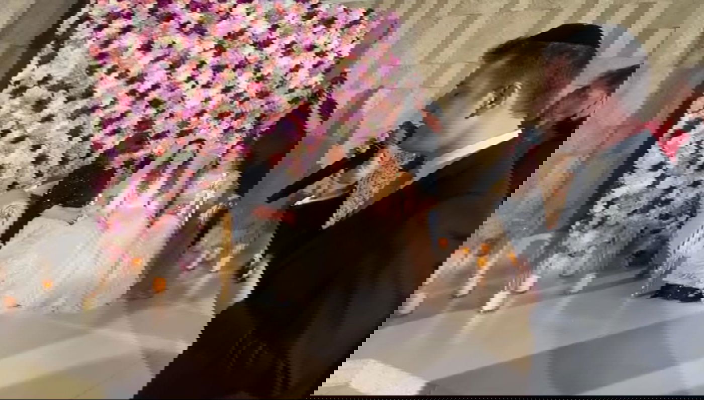 יונתן שינפלד שר לאחותו "אחות קטנה"; צפו