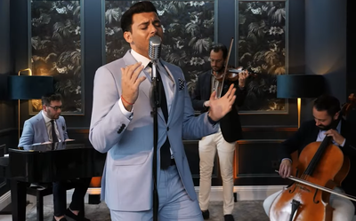 אבי קראוס 'מומנטס' מבצעים: "מי אדיר"