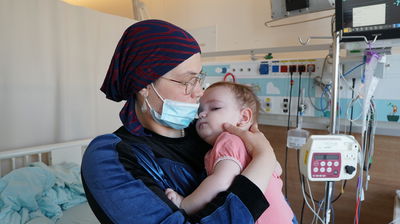 האם מרים, גננת לגיל הרך במקצועה, נאלצה לעזוב את עבודתה ולהתמסר לטיפול בתינוקת