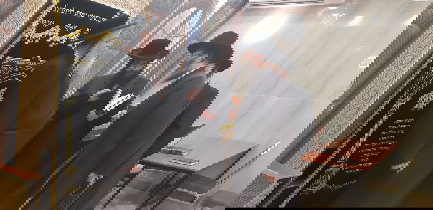 אב"ד סיגוט ובנו של האדמו"ר מסאטמר בביקור חיזוק בארץ