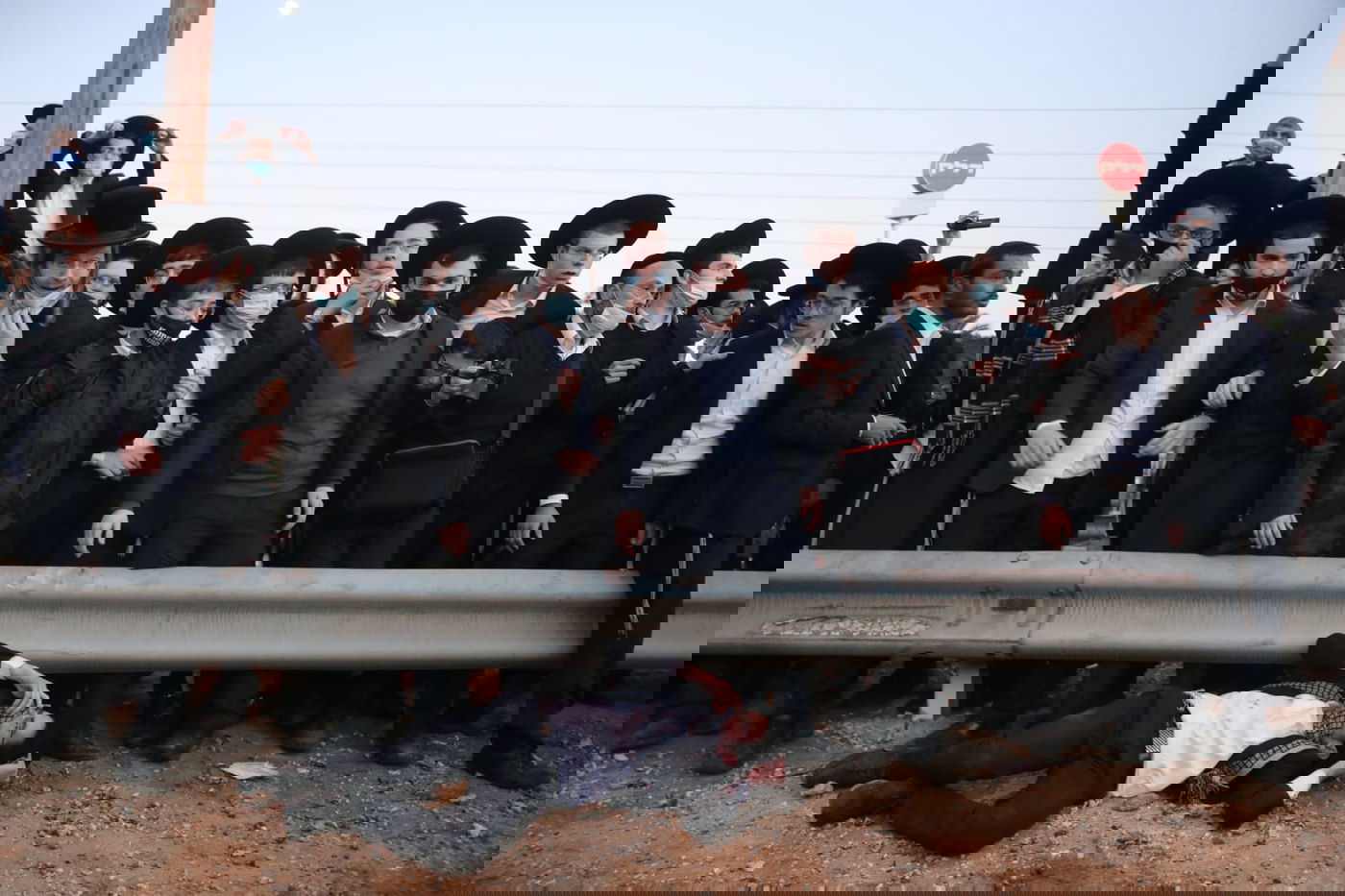 עסקן הפלג לקצין: "לא היה עדיף לשחרר את העציר שלנו?" • צפו