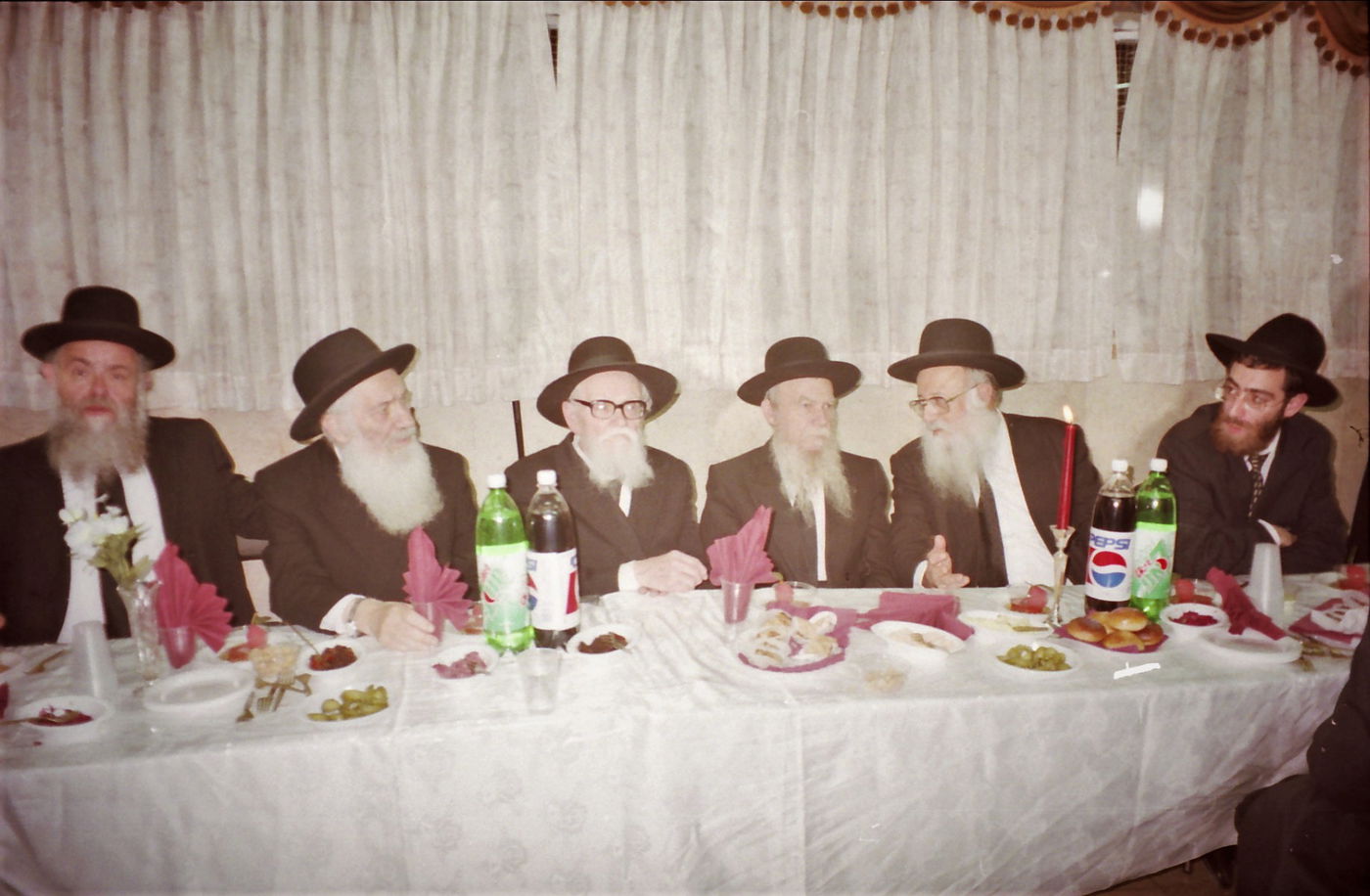 משמחת הארוסים של אחיו ראש הישיבה הגרב"ד פוברסקי