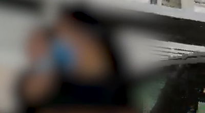 לקול בכיות אמו: תינוק בן שבועיים חולץ. צפו