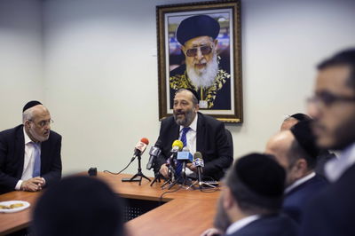 נערכים לבחירות: דרעי חילק תפקידים לחכ"ים