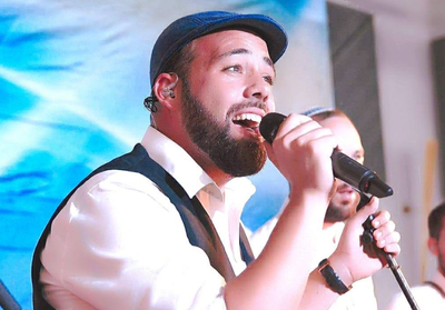 עדי טוויטו בביצוע לזכרו של אהוביה סנדק ז"ל