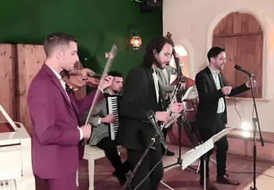 יקי לאער וגבריאל שוראקי והכלייזמרים: ניגון הקרעכץ