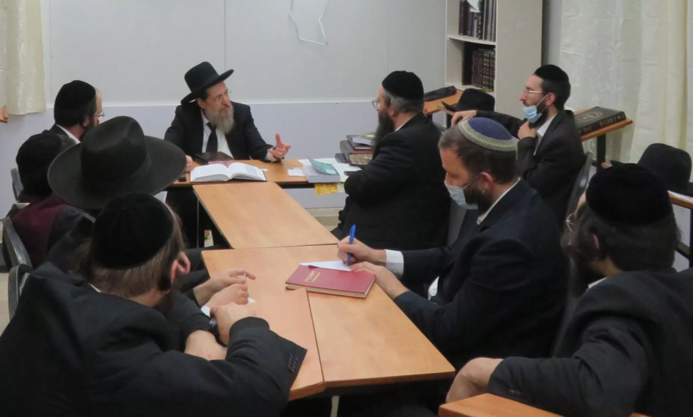 הגרב"צ קוק בבית ההוראה