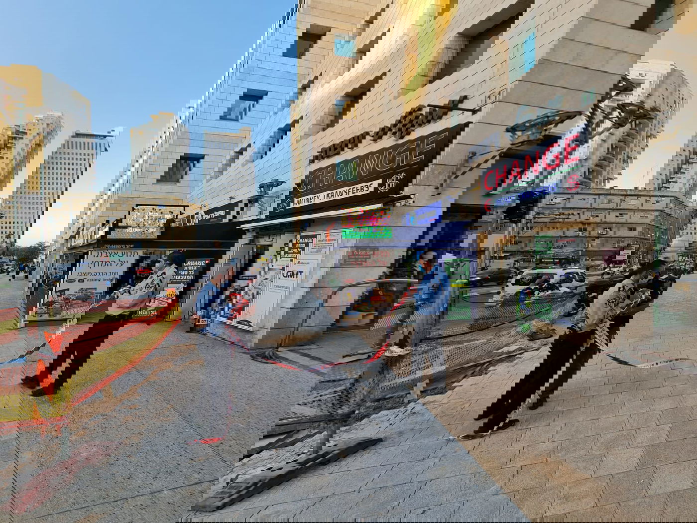 שוד בצ'יינג' בעיר החרדית: "נגנבו מיליון שקלים"