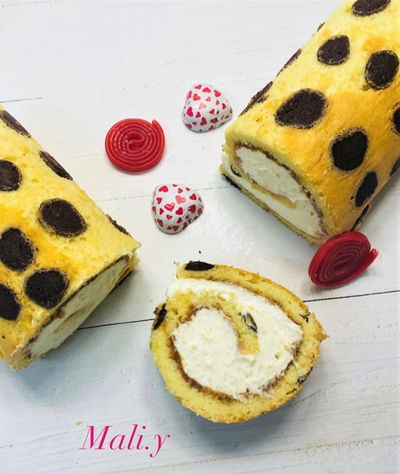 רולדה דלמטית עם נקודות שוקולד ומילוי וניל עשיר