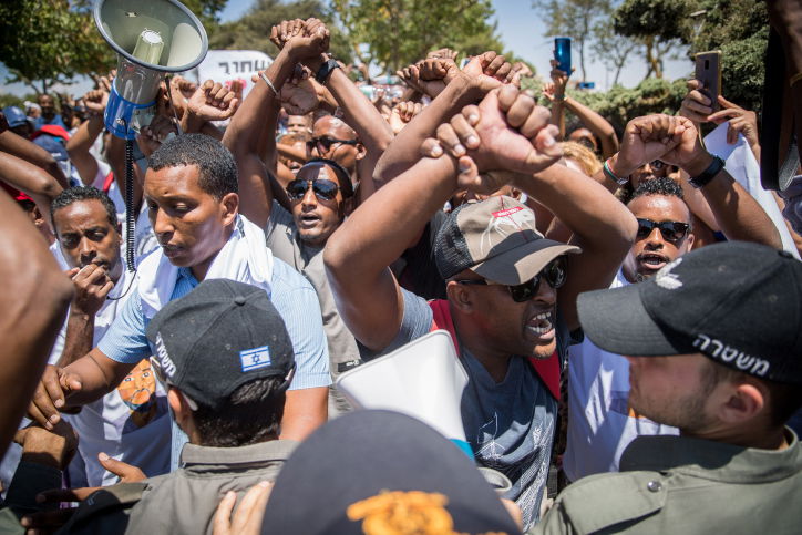 מנדלבליט אימץ את ההמלצות נגד שוטרים אלימים