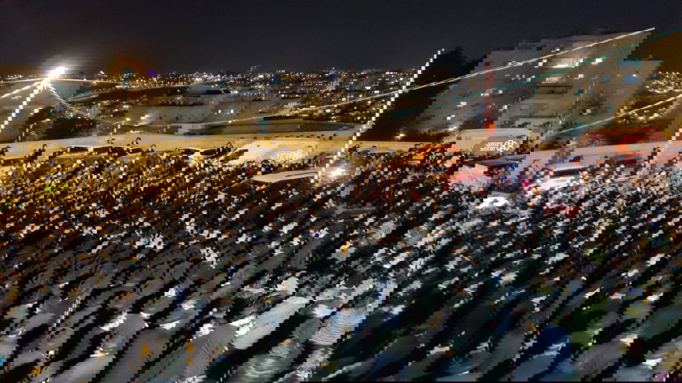 תיעוד: הלוויתה של הנערה אסתר פולק ע"ה