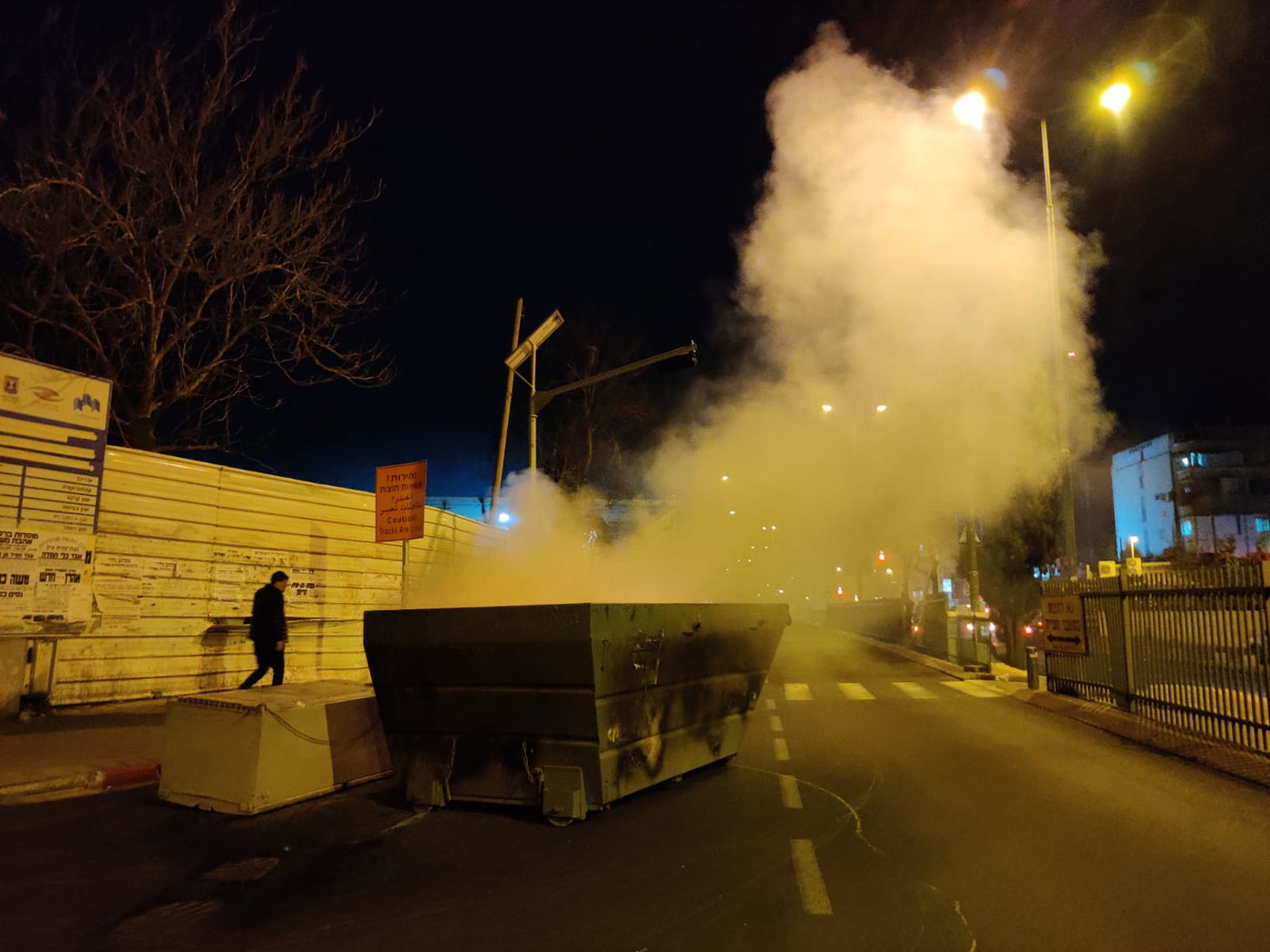 אנרכיה ברחובות: רכב הוצת בשמואל הנביא