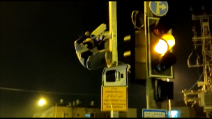 עוד לילה של אנרכיה: מפגינים התפרעו בי-ם