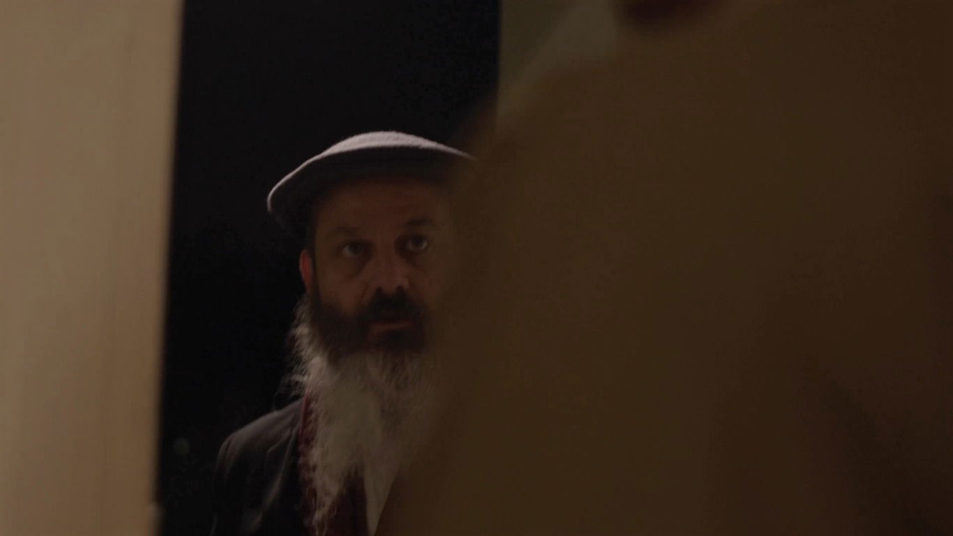 הפשיטה של הק.ג.ב; האם משה ייתפס? • צפו