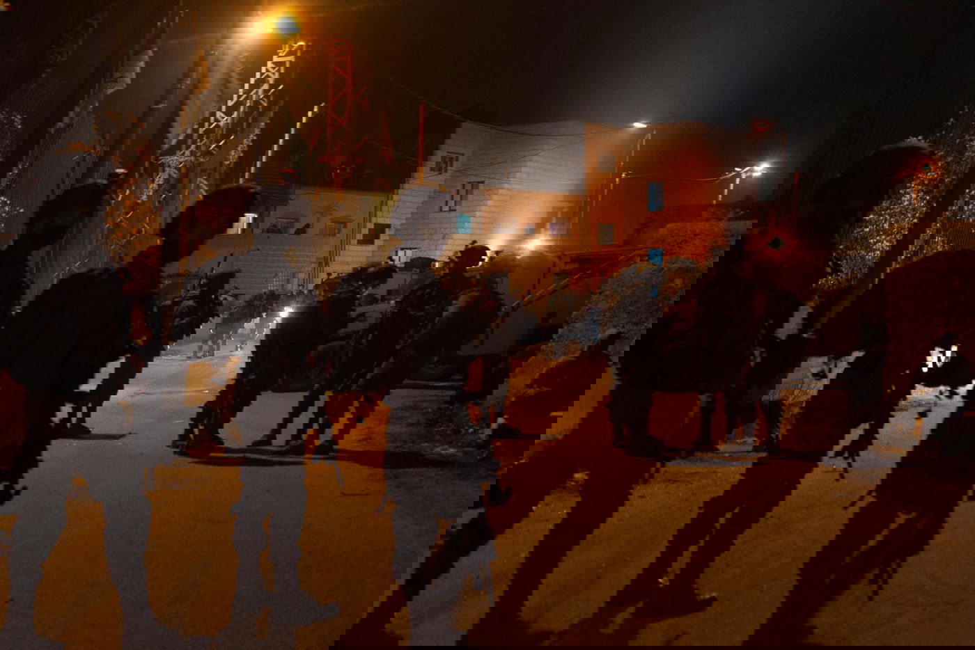 בעקבות הפיגוע: החיילים עצרו כמה חשודים