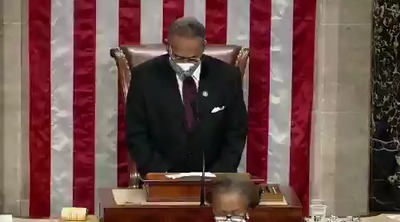 קליבר בנאומו