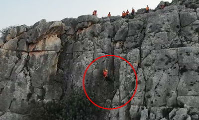 מטייל נתקע במצוק הארבל וחולץ  בחבלים