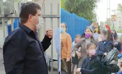 רמי גרינברג ותלמידות בשערי בית הספר, אתמול