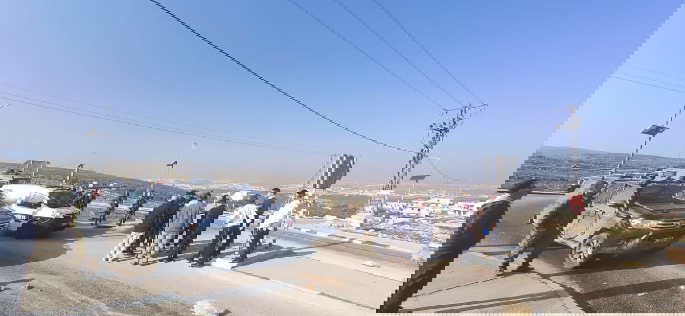 חרדים, מתיישבים וערבים הפגינו: די לסירחון