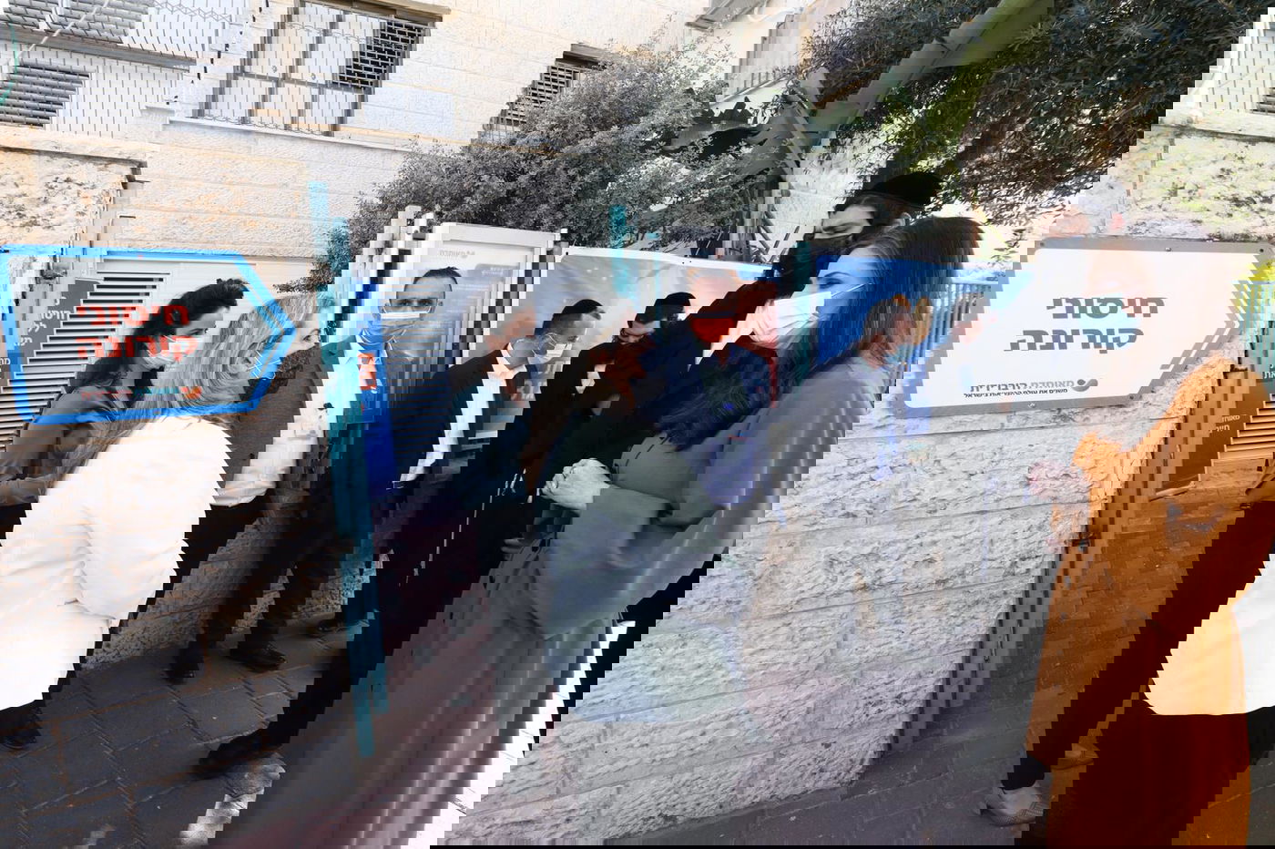 מאוחדת מובילה את מערך החיסונים באלעד