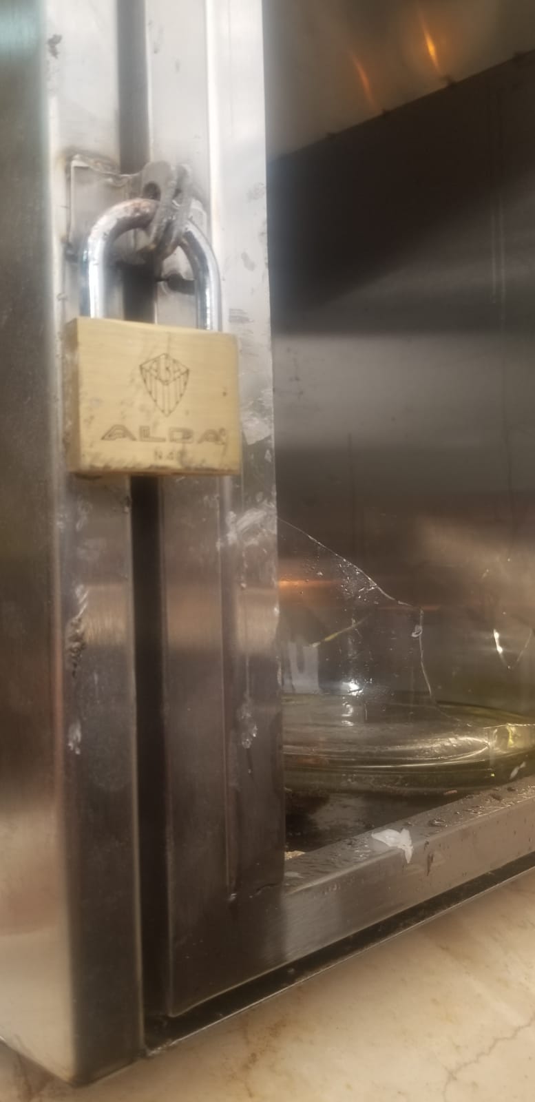 זעזוע בסאדיגורה: ניפצו את 'נר התמיד' בציון