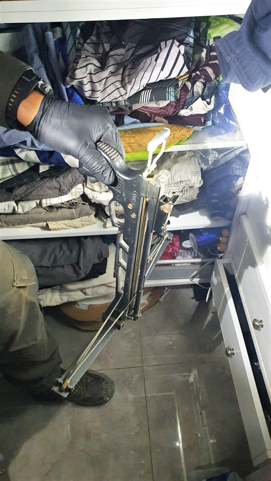 כך נתפסו גנבי וסוחרי אוצרות ים; צפו בתיעוד