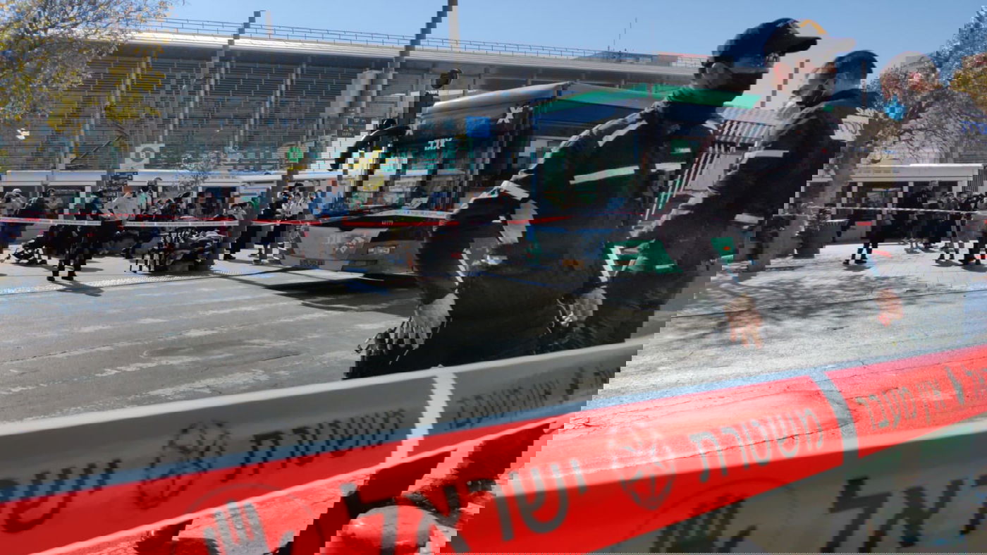 אישה חרדית בת 63 נהרגה מפגיעת משאית לפינוי אשפה